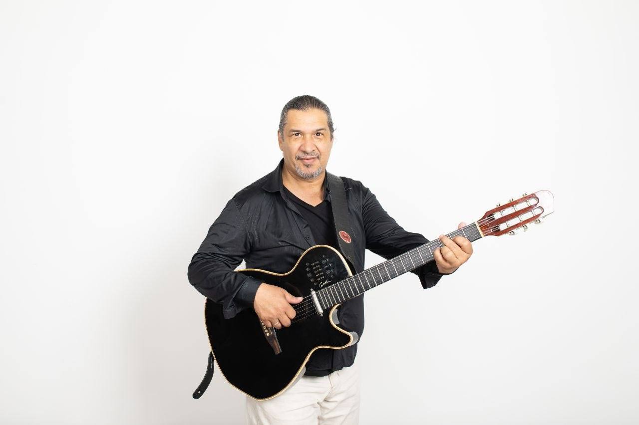 Juba Ferreira — гитара